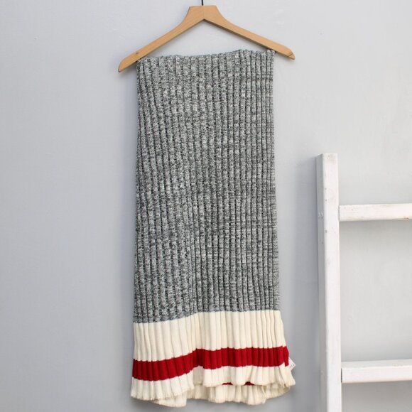 Roots Cabin Monkey Sock Knit Gray Red 100% Cotton Blanket 152CM X 114CM - Picture 1 of 5